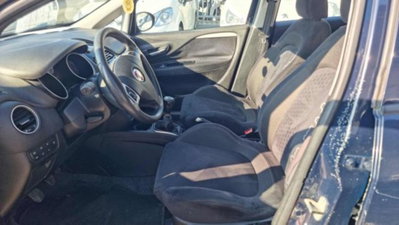 Fiat Punto 1.3 MJT II 75 CV 5 porte Lounge (8)