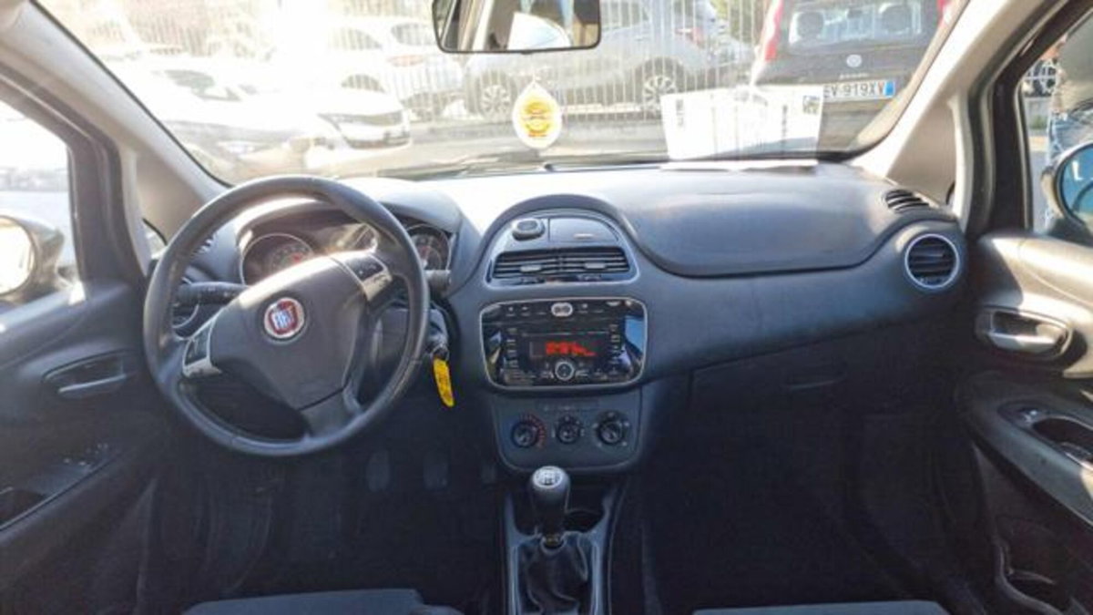 Fiat Punto 1.3 MJT II 75 CV 5 porte Lounge (9)