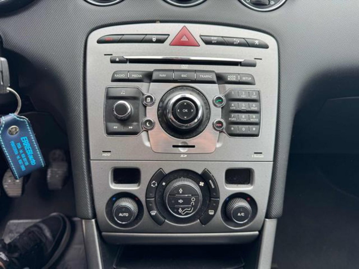 Peugeot 308 1.6 HDi 110CV 5p. Business (13)