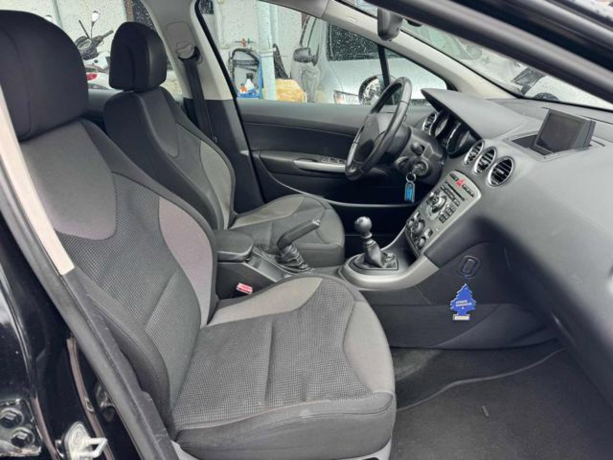 Peugeot 308 1.6 HDi 110CV 5p. Business (15)
