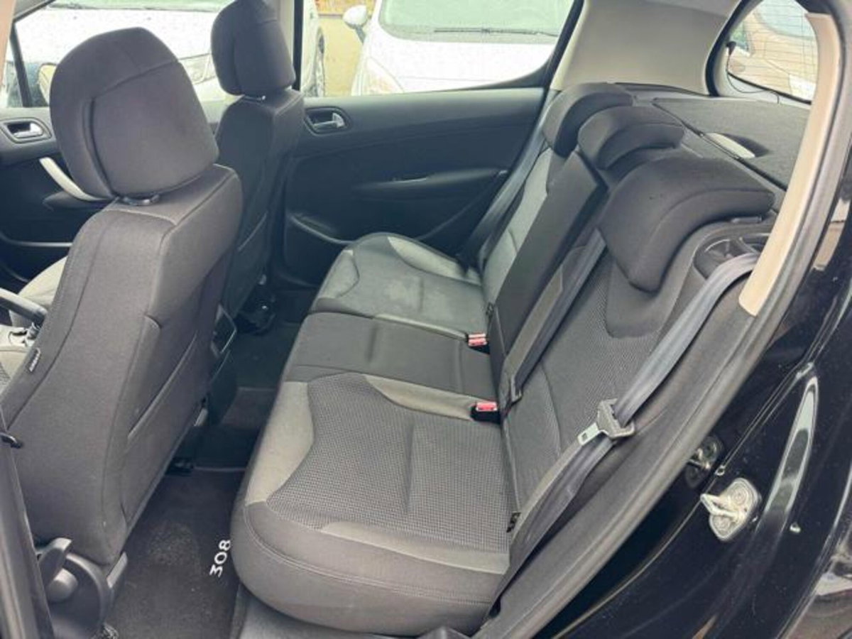 Peugeot 308 1.6 HDi 110CV 5p. Business (16)