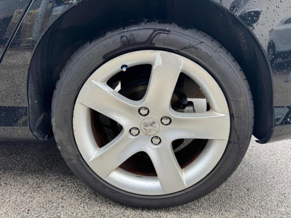 Peugeot 308 1.6 HDi 110CV 5p. Business (17)
