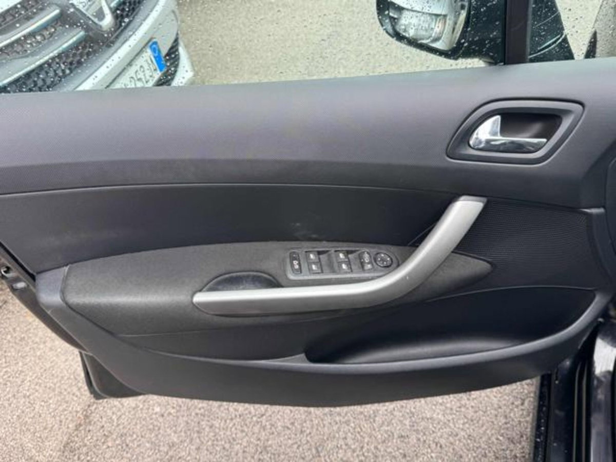 Peugeot 308 1.6 HDi 110CV 5p. Business (7)