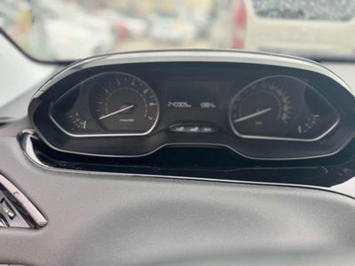 Peugeot 208 82 5 porte Allure (11)