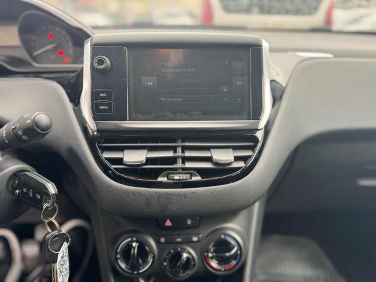 Peugeot 208 82 5 porte Allure (12)