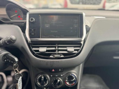Peugeot 208 82 5 porte Allure (12)