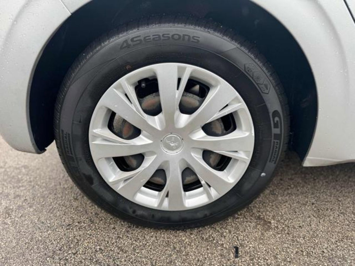 Peugeot 208 82 5 porte Allure (14)