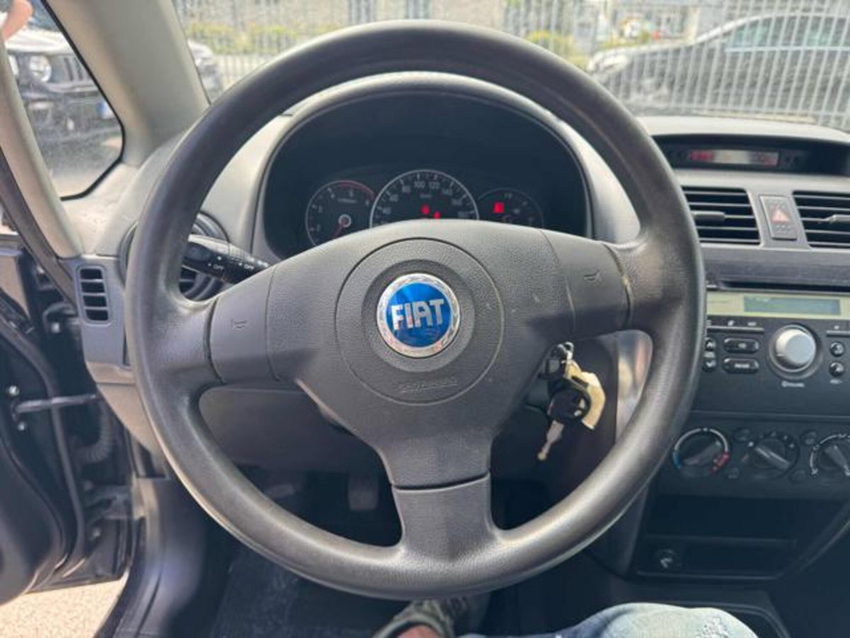 Fiat Sedici 1.9 MJT 4x2 Emotion (10)