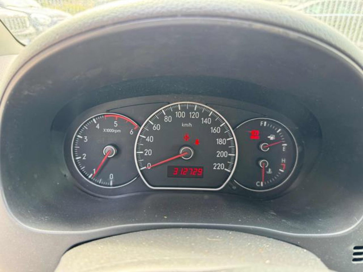 Fiat Sedici 1.9 MJT 4x2 Emotion (11)