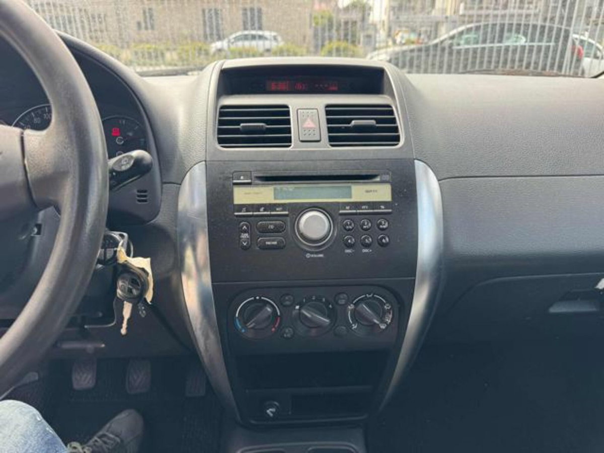 Fiat Sedici 1.9 MJT 4x2 Emotion (12)