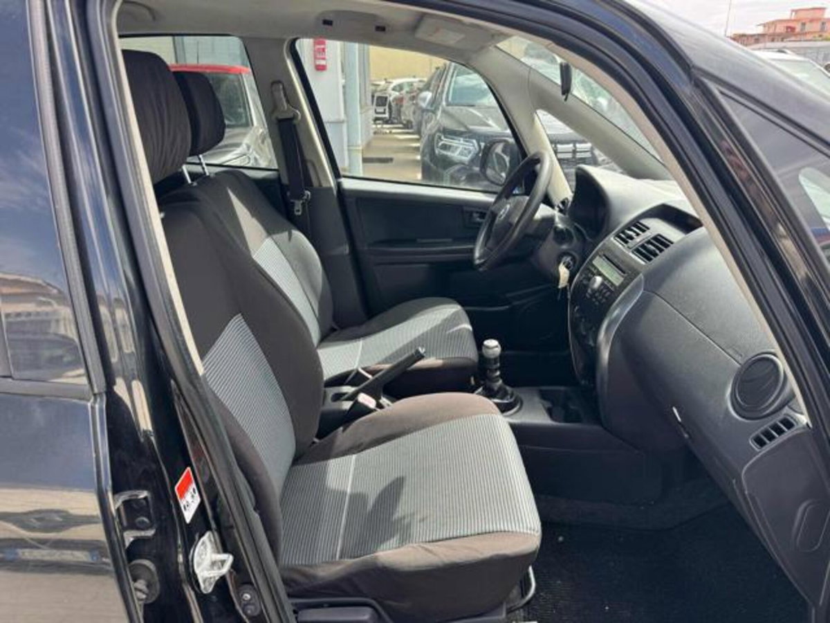 Fiat Sedici 1.9 MJT 4x2 Emotion (13)