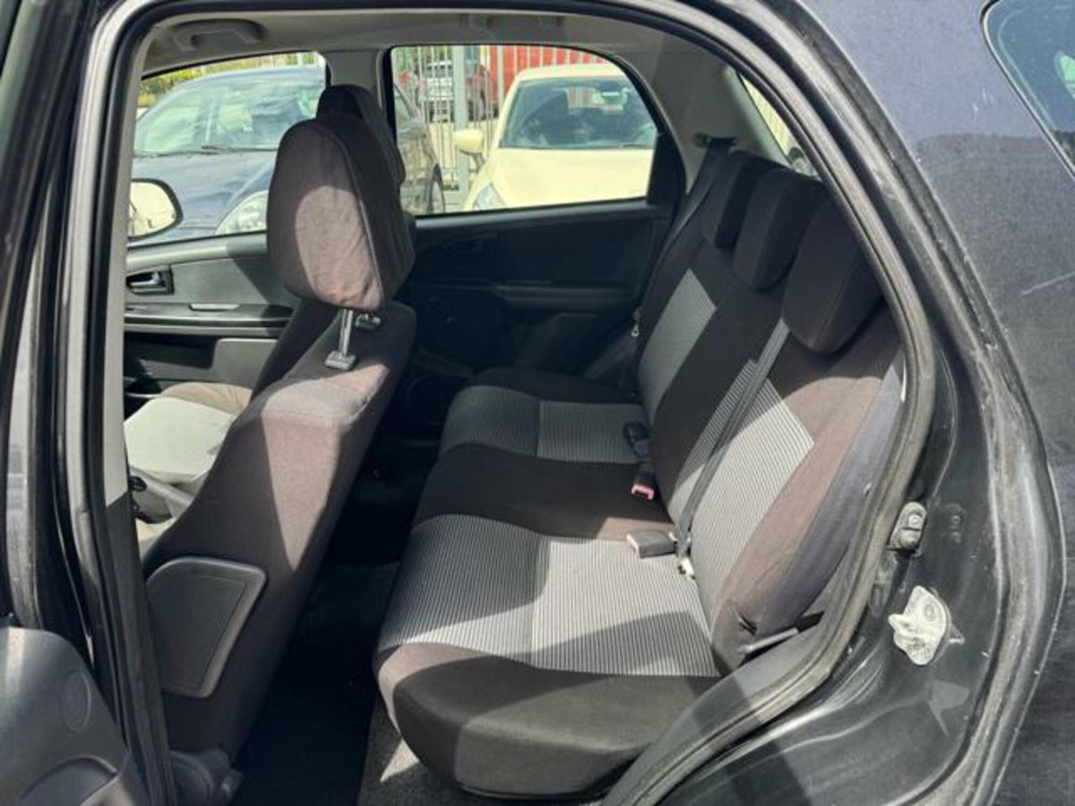 Fiat Sedici 1.9 MJT 4x2 Emotion (14)