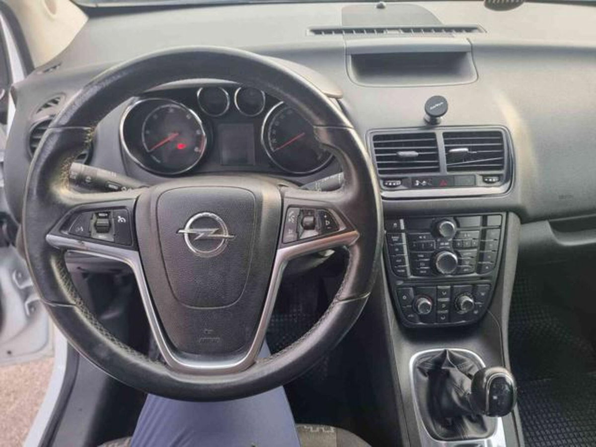 Opel Meriva 1.3 CDTI 95CV ecoFLEStart&Stop Cosmo (10)