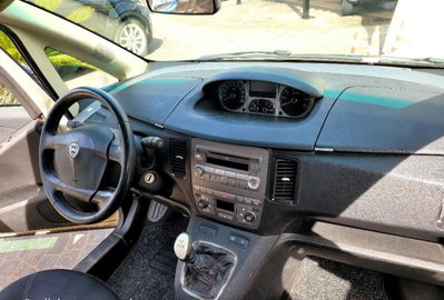 Lancia Musa 1.4 16V Diva (14)