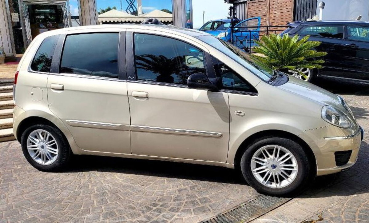 Lancia Musa 1.4 16V Diva (3)