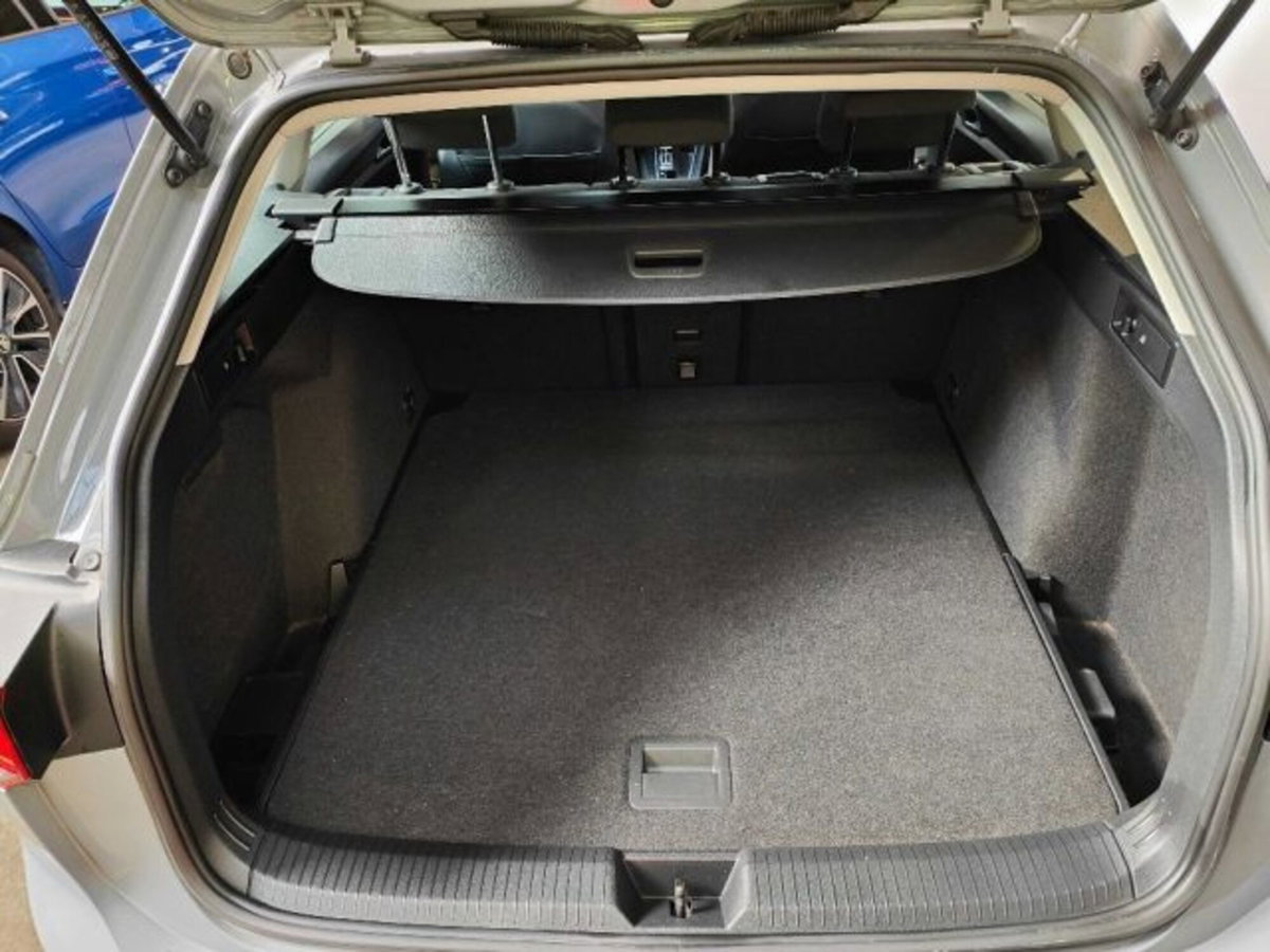 Volkswagen Golf Variant 2.0 TDI SCR DSG Style (13)