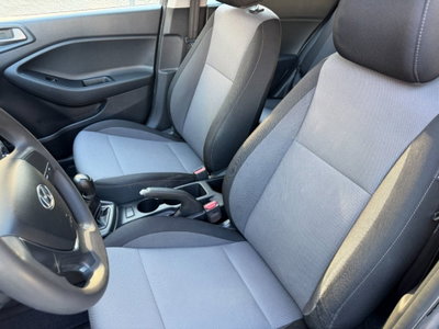 Hyundai i20 1.2 5 porte Classic (10)