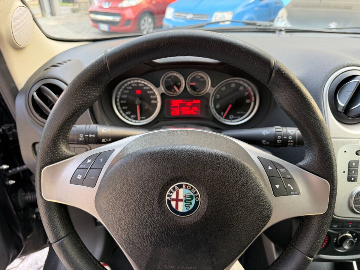 Alfa Romeo MiTo 1.4 78 CV Distinctive Sport Pack (13)