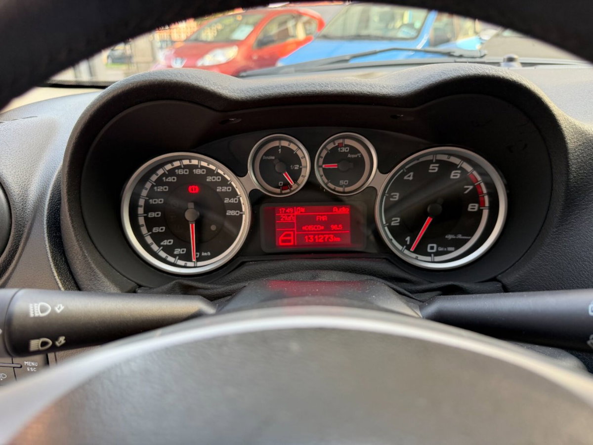 Alfa Romeo MiTo 1.4 78 CV Distinctive Sport Pack (14)