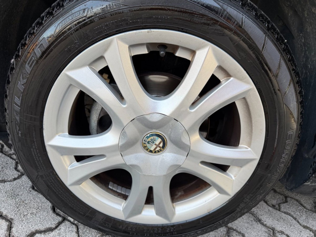 Alfa Romeo MiTo 1.4 78 CV Distinctive Sport Pack (15)