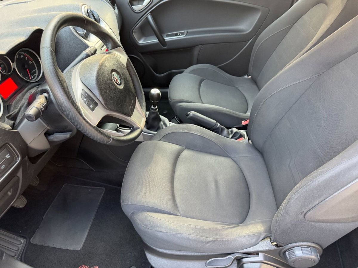 Alfa Romeo MiTo 1.4 78 CV Distinctive Sport Pack (5)