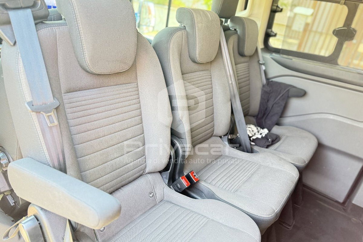 Ford Tourneo Custom 320 2.0 EcoBlue 170CV aut. PC Titanium (13)