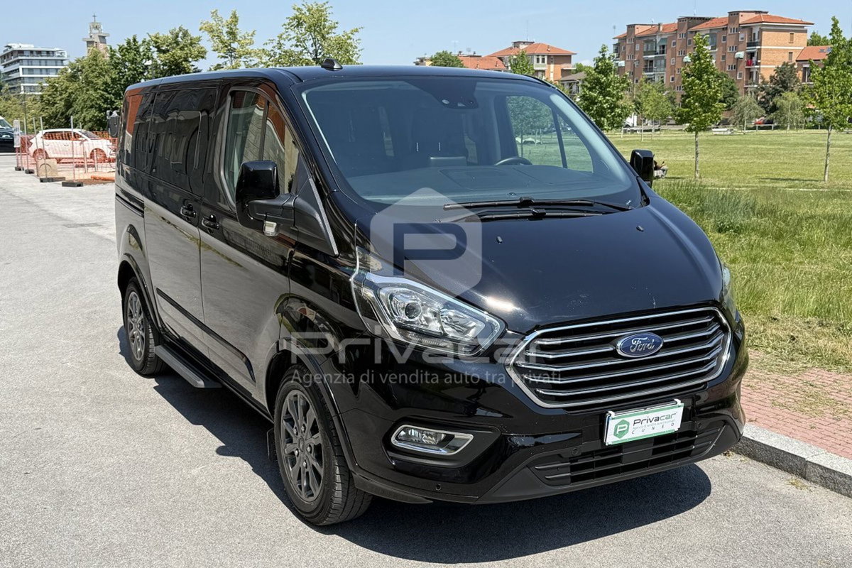 Ford Tourneo Custom 320 2.0 EcoBlue 170CV aut. PC Titanium (2)