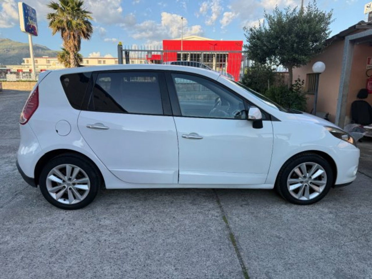 Renault Scenic E-Tech Electric 1.5 dCi 110CV EDC Luxe (10)