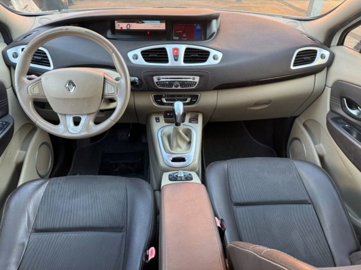 Renault Scenic E-Tech Electric 1.5 dCi 110CV EDC Luxe (14)