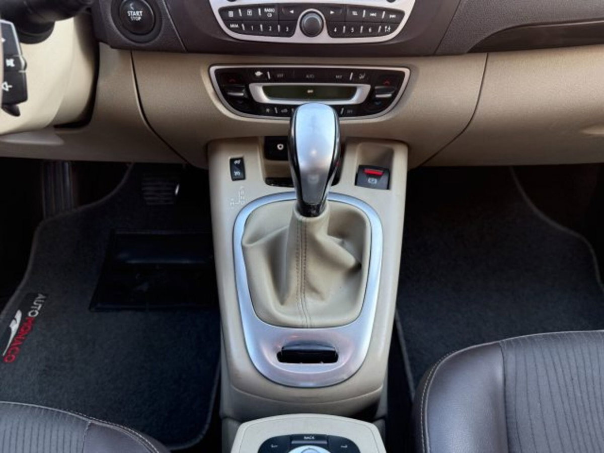 Renault Scenic E-Tech Electric 1.5 dCi 110CV EDC Luxe (15)