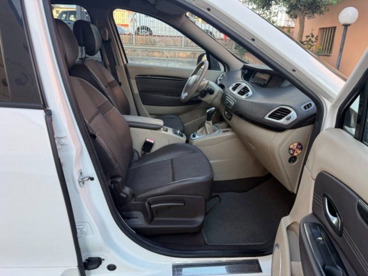 Renault Scenic E-Tech Electric 1.5 dCi 110CV EDC Luxe (17)