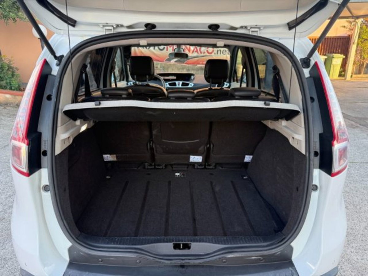 Renault Scenic E-Tech Electric 1.5 dCi 110CV EDC Luxe (20)