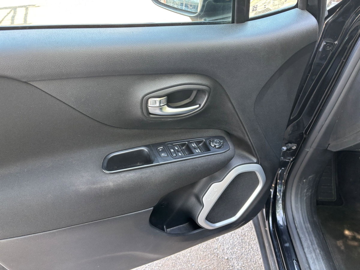 Jeep Renegade 1.4 MultiAir Longitude (12)