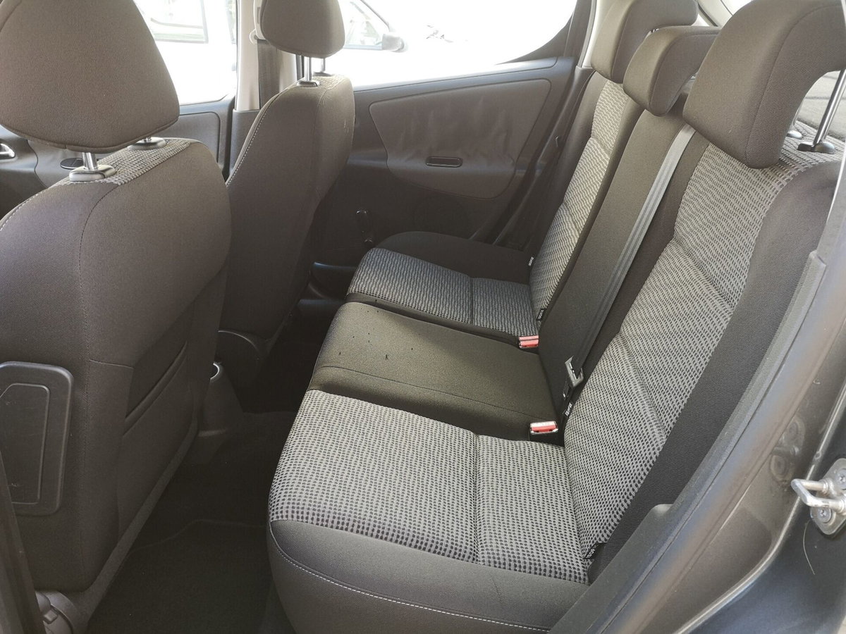 Peugeot 207 8V HDi 93CV 5p. Allure (10)