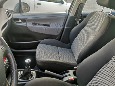 Peugeot 207 8V HDi 93CV 5p. Allure (11)
