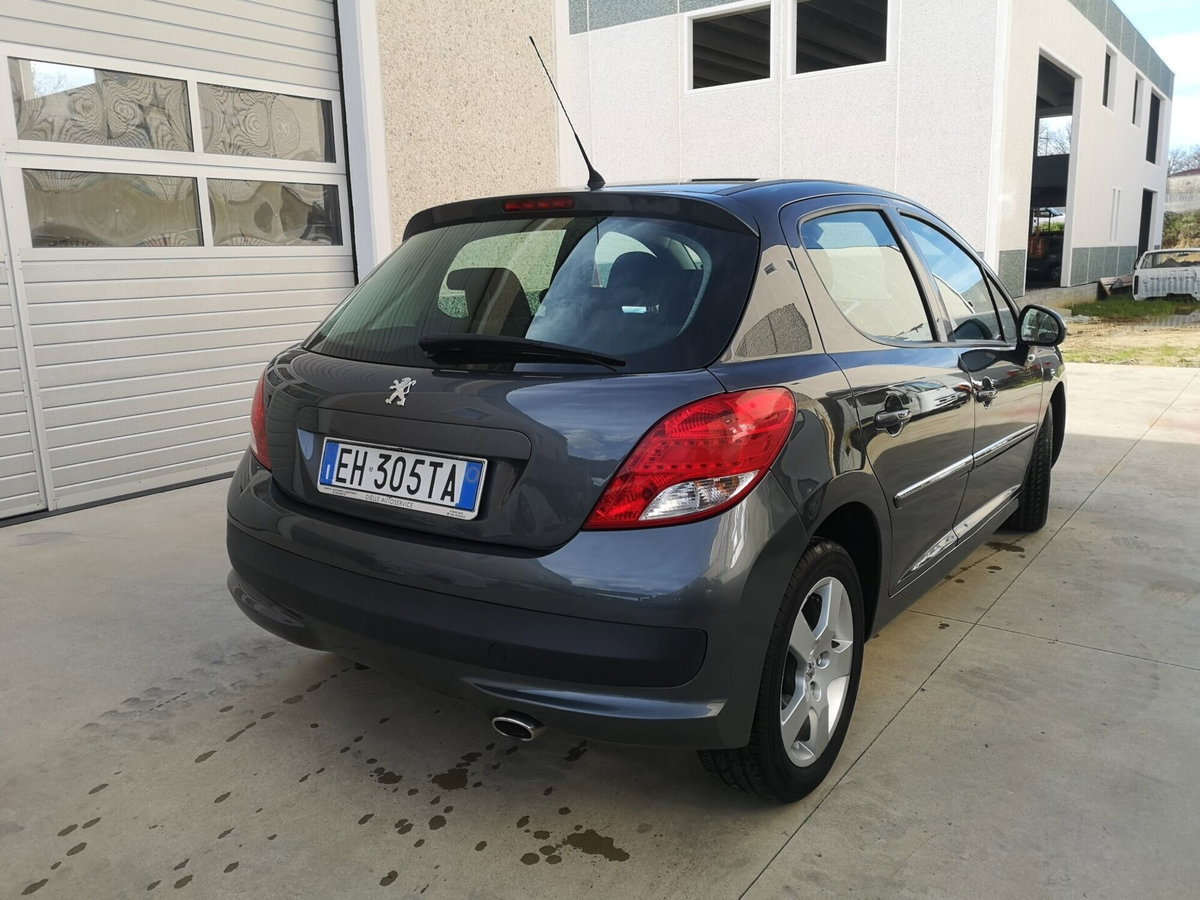 Peugeot 207 8V HDi 93CV 5p. Allure (5)