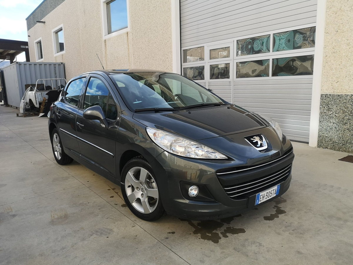 Peugeot 207 8V HDi 93CV 5p. Allure (6)