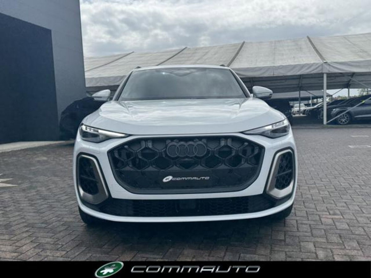 Audi Q5 40 2.0 tdi mhev 12V S line quattro s-tronic (2)