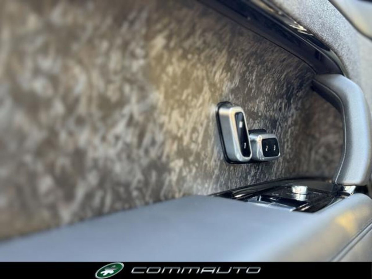 Land Rover Range Rover Sport 3.0D l6 300 CV HSE Dynamic Stealth (14)