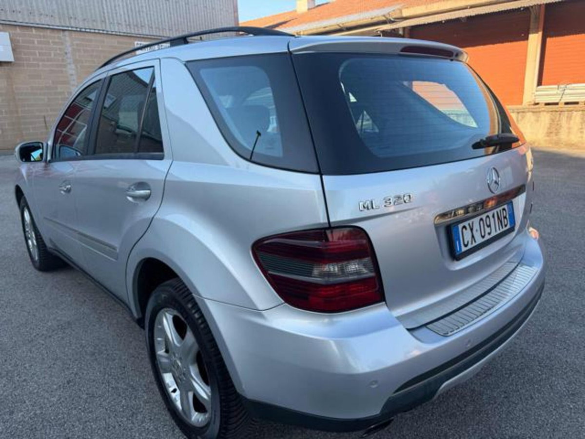 Mercedes-Benz Classe ML 320 CDI (2)