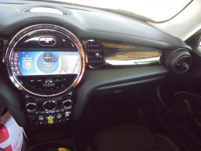 MINI Mini Cooper SE Classic (13)