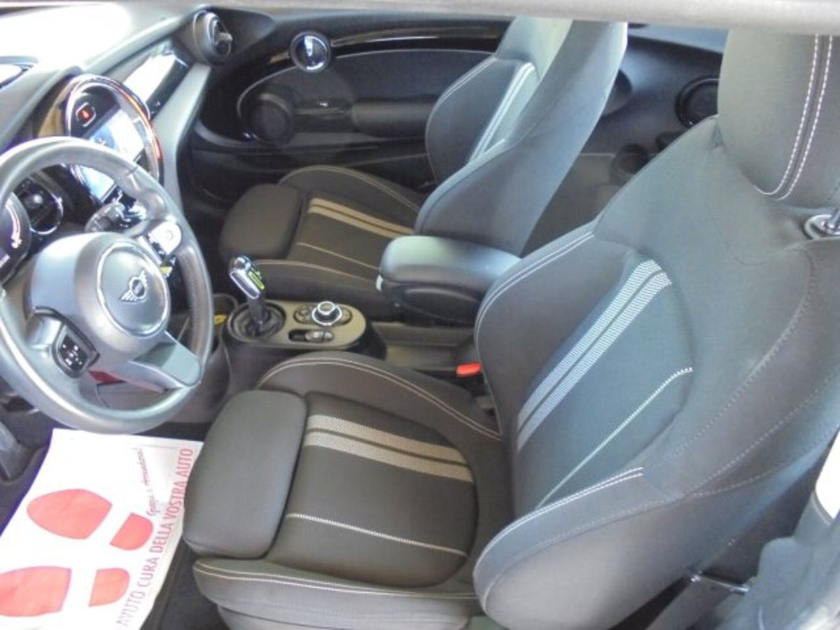 MINI Mini Cooper SE Classic (17)