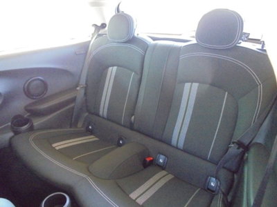 MINI Mini Cooper SE Classic (19)