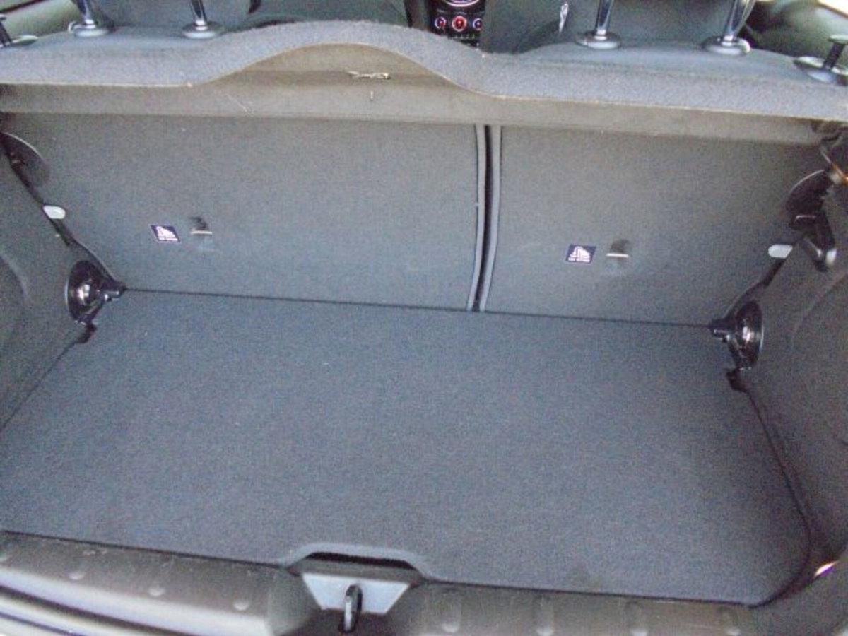 MINI Mini Cooper SE Classic (20)