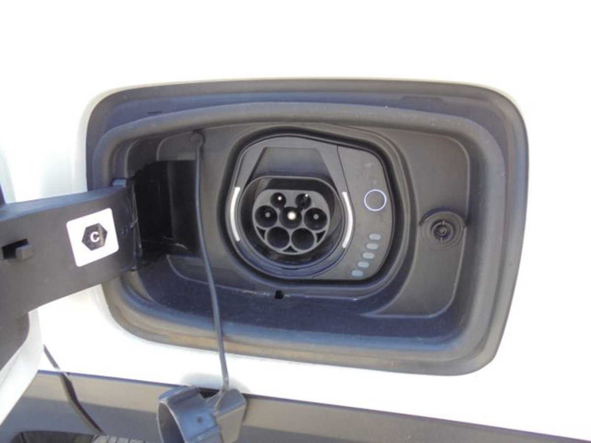 Jeep Renegade 1.3 T4 190CV PHEV 4xe AT6 Limited (14)