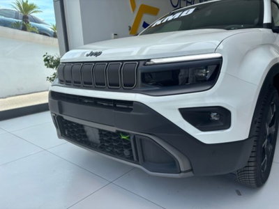 Jeep Avenger 1.2 turbo e-hybrid mhev Overland 4xe 145cv edct6 (11)