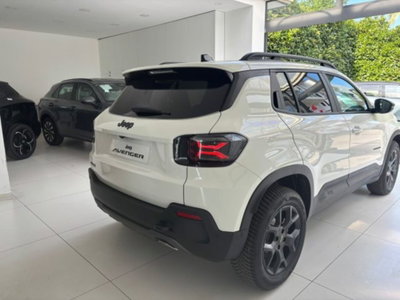 Jeep Avenger 1.2 turbo e-hybrid mhev Overland 4xe 145cv edct6 (16)