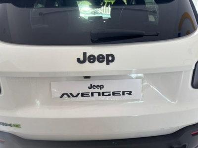 Jeep Avenger 1.2 turbo e-hybrid mhev Overland 4xe 145cv edct6 (18)