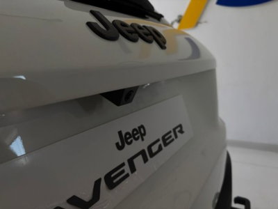Jeep Avenger 1.2 turbo e-hybrid mhev Overland 4xe 145cv edct6 (19)