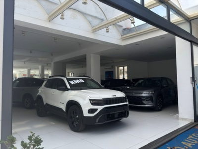 Jeep Avenger 1.2 turbo e-hybrid mhev Overland 4xe 145cv edct6 (8)